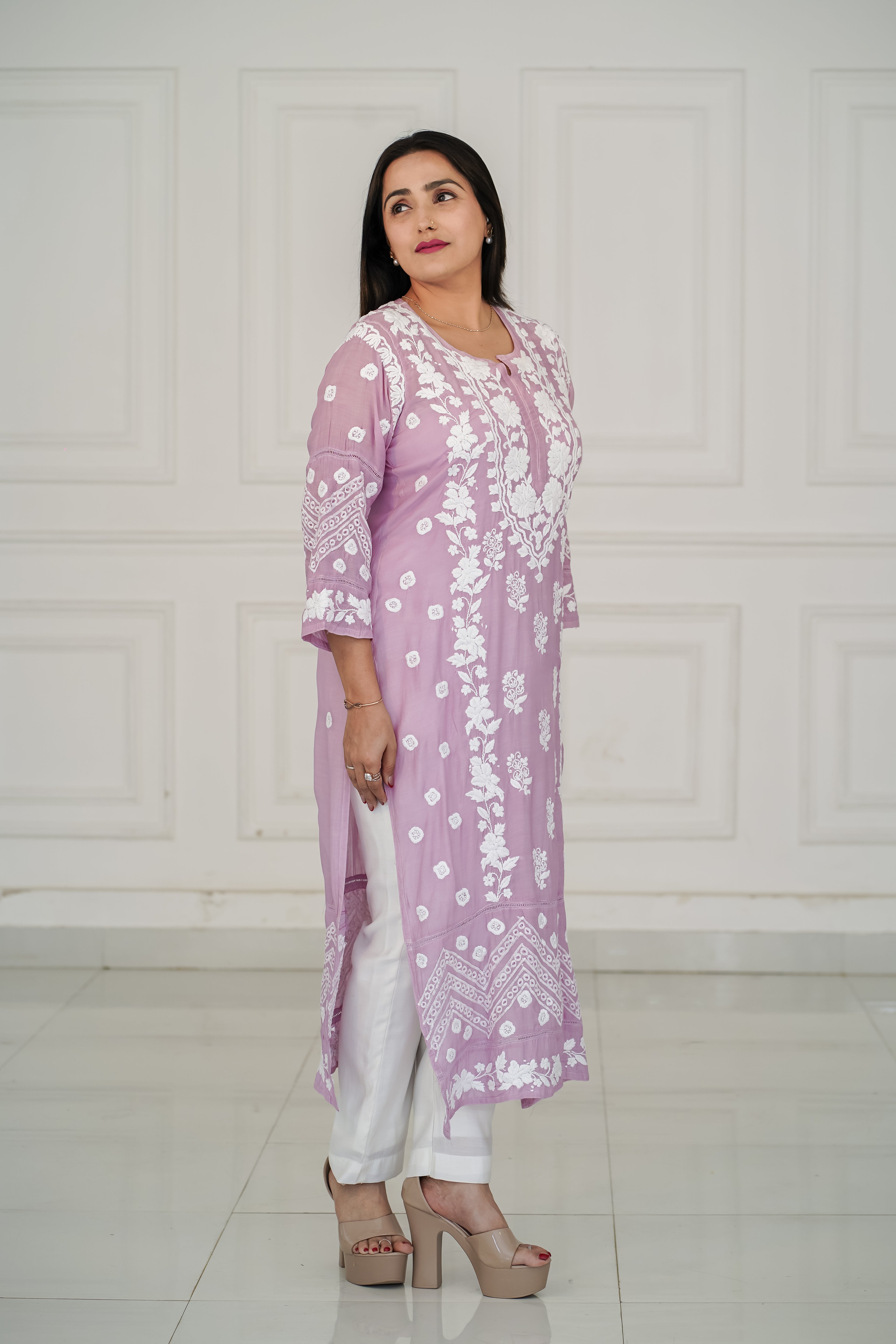 Lilac Hue Muslin Kurti in 3D Chikankari