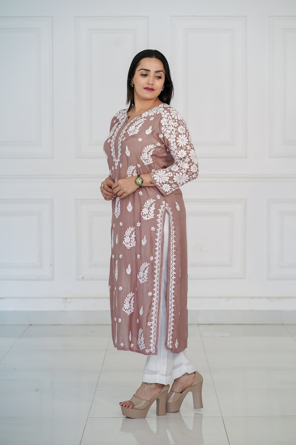 Muslin kurti with 3d chikankari in 2 colours mauve and pastel peach