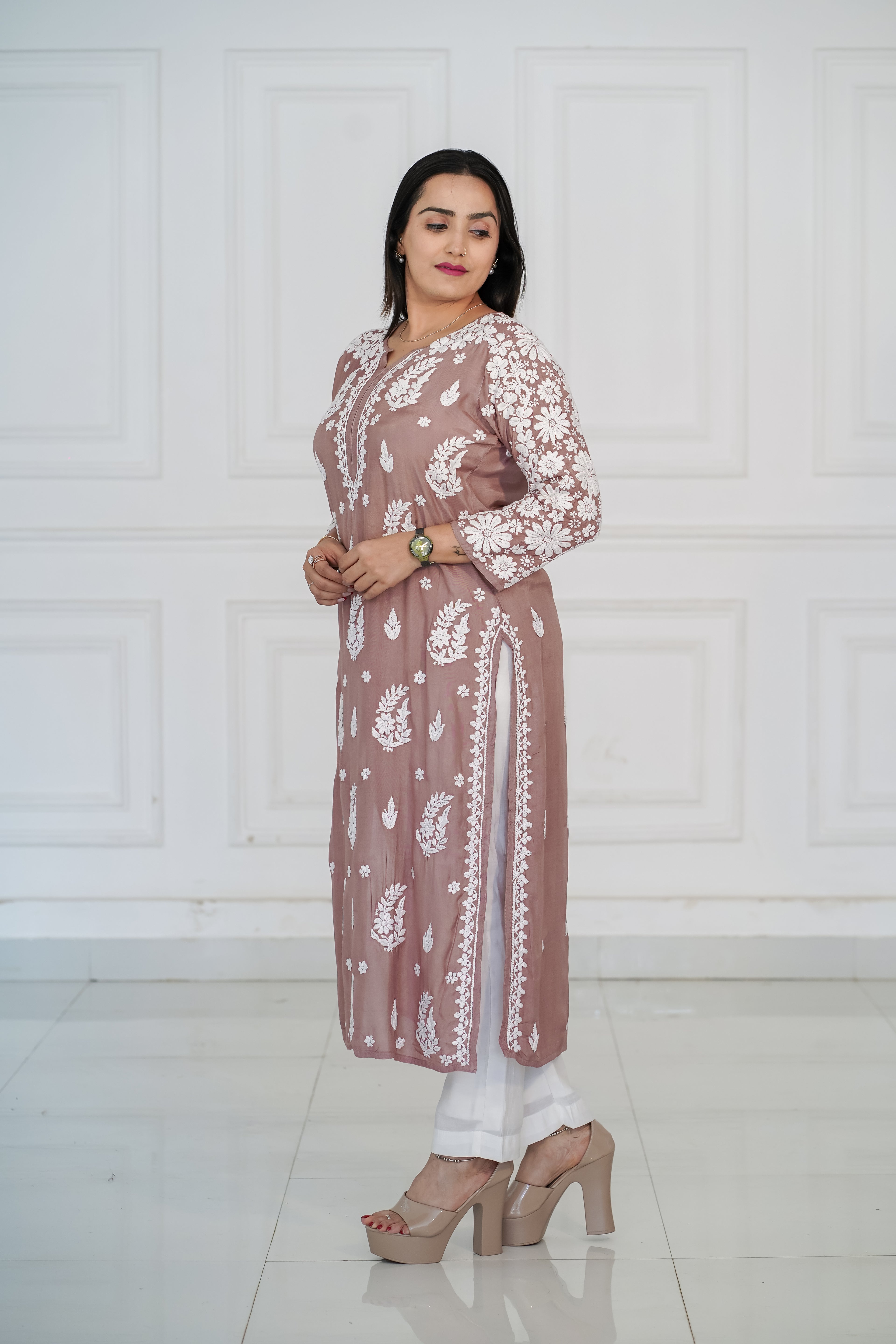 Muslin kurti with 3d chikankari in 2 colours mauve and pastel peach